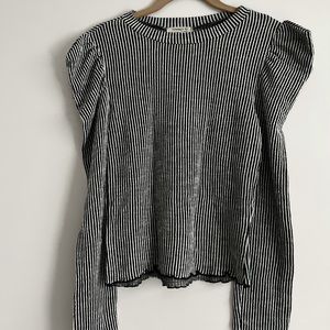 Shoulder Detail Long Sleeve w/ Contrast Piping